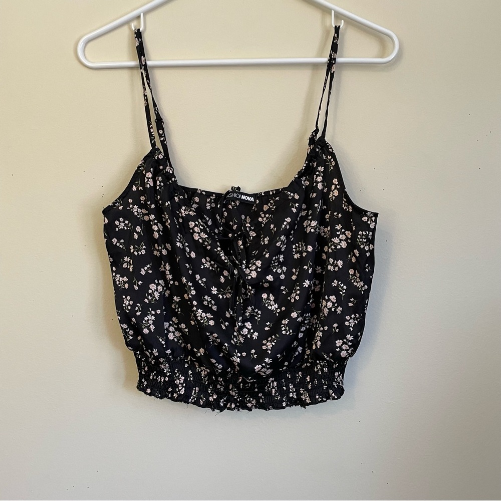 Fashion Nova Black Floral Crop Top‎ Women’s Size Large NEW